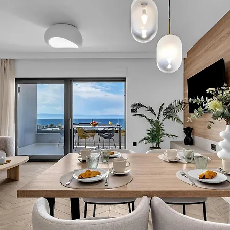 Azure Horizon Penthouse Apartamento *