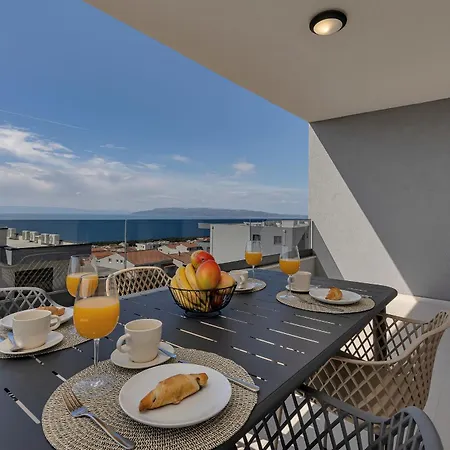 Azure Horizon Penthouse Apartamento Makarska
