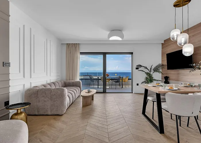 Azure Horizon Penthouse Daire